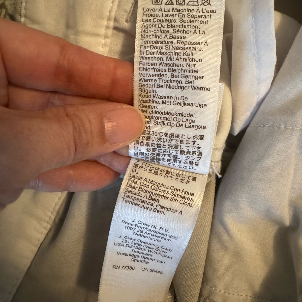 J. Crew Factory Classic Chino 7” inseam Size 8 Grey New with Tags - Picture 6 of 6